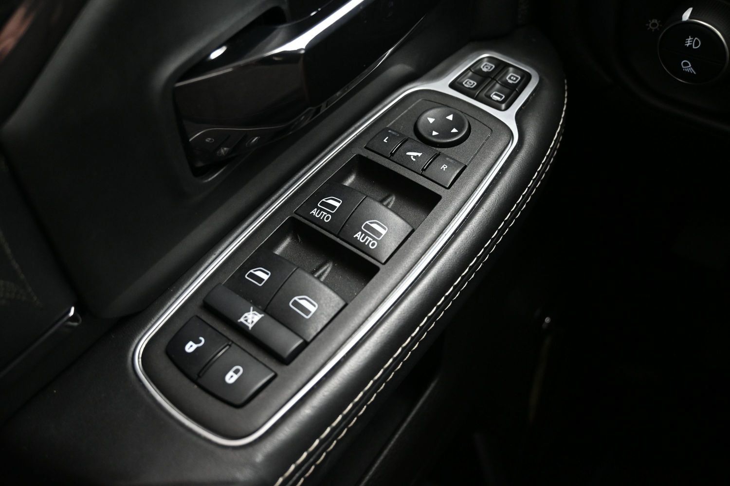 Used 2024 RAM 2500 Limited AWD/4WD image 25
