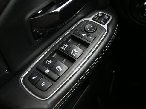 Used 2024 RAM 2500 Limited AWD/4WD image 25