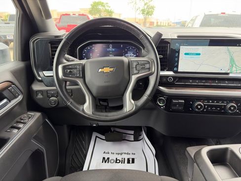 Used 2025 Chevrolet Silverado 2500 LT AWD/4WD image 17