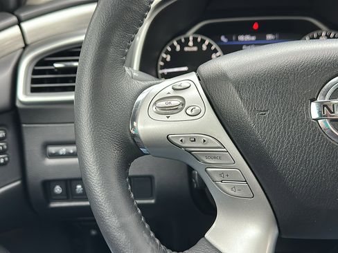 Used 2018 Nissan Murano Platinum image 17