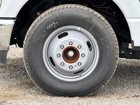 New 2025 Ford F350 XL w/ XL Chrome Package image 22