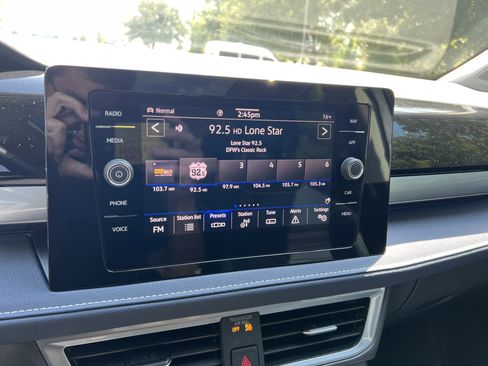 Certified 2025 Volkswagen Taos SEL image 22