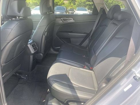 Used 2024 Kia Sportage EX FWD image 11