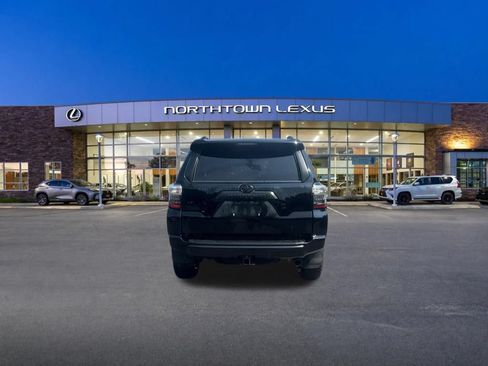 Used 2022 Toyota 4Runner TRD Off-Road Premium AWD/4WD image 17