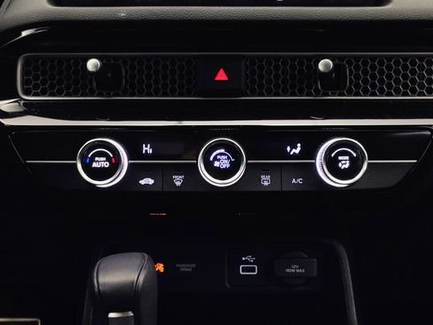 Used 2024 Honda Civic Sport image 32