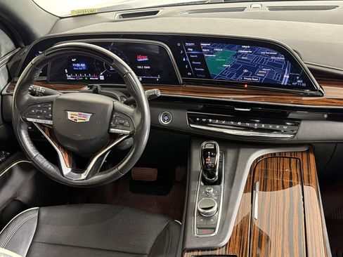 Used 2022 Cadillac Escalade Premium Luxury w/ Performance Package AWD/4WD image 28