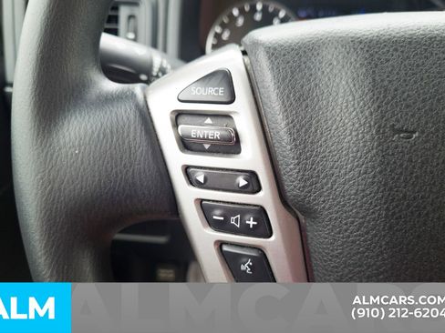 Used 2023 Nissan Titan SV image 29