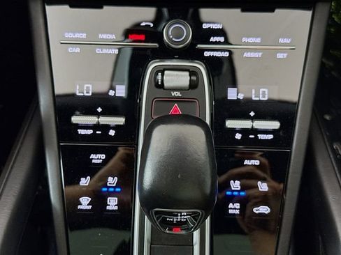 Used 2020 Porsche Cayenne Turbo AWD/4WD image 16