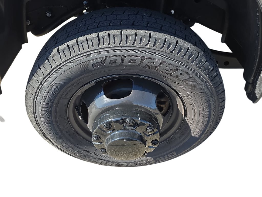 Used 2024 RAM 3500 Tradesman w/ Chrome Appearance Group AWD/4WD image 30