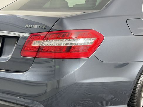 Used 2011 Mercedes-Benz E 350 BlueTEC Sedan image 10
