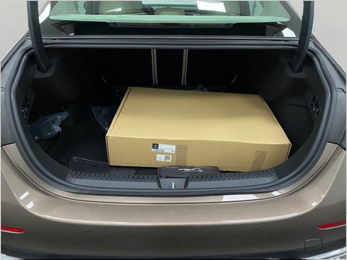 New 2026 Mercedes-Benz E 350 4MATIC Sedan image 5