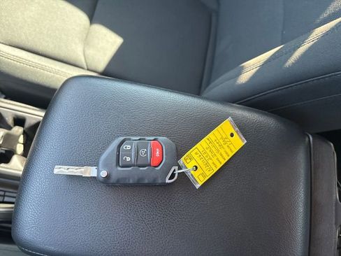 Used 2021 Jeep Gladiator Sport AWD/4WD image 3