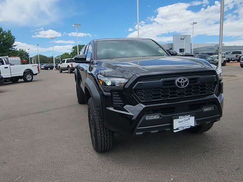 Used 2026 Toyota Tacoma TRD Off-Road w/ TRD Off Road Upgrade Package AWD/4WD image 13