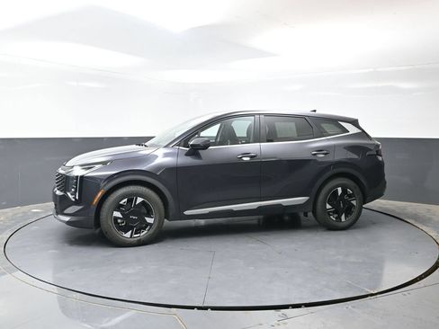 Used 2026 Kia Sportage LX FWD image 9