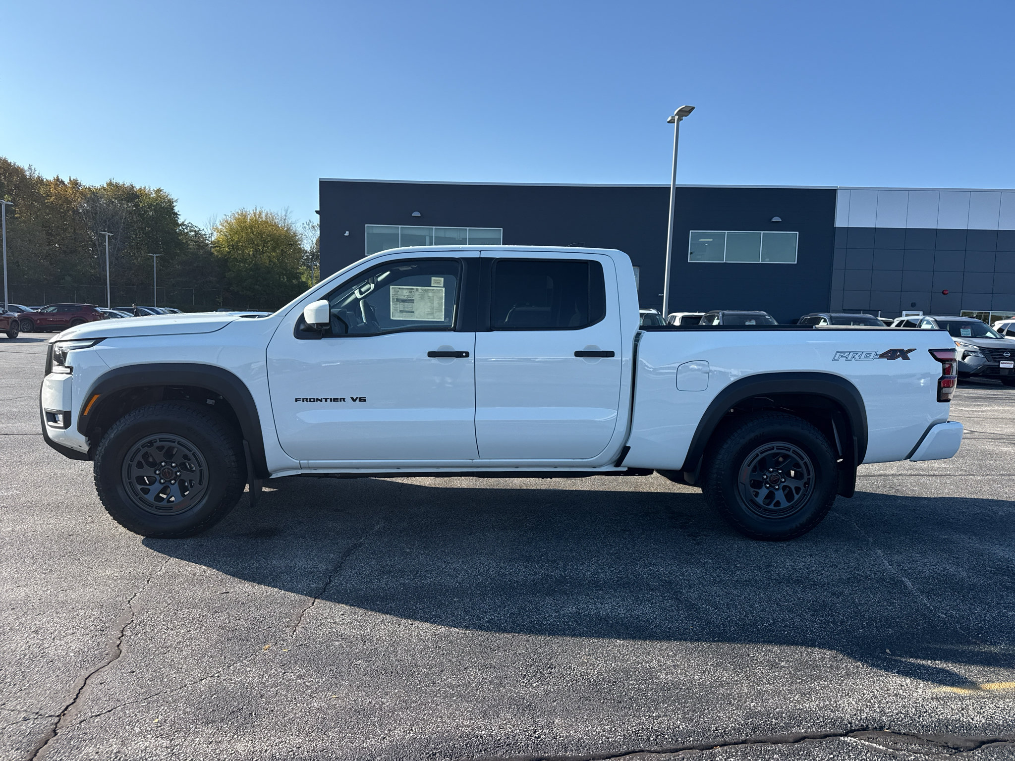 New 2027 Nissan Frontier PRO-4X w/ Pro Convenience Package AWD/4WD image 18