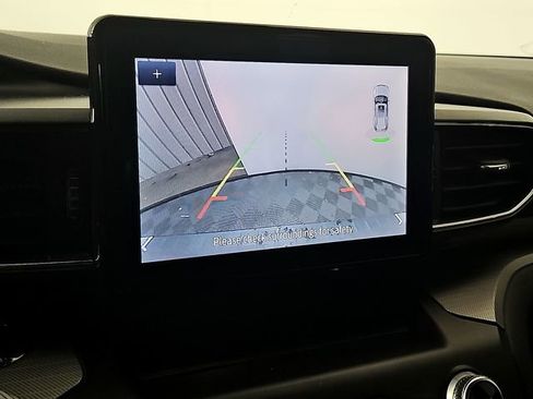 Used 2020 Ford Explorer XLT w/ Equipment Group 202A image 18