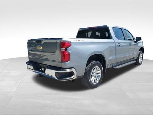 Used 2025 Chevrolet Silverado 1500 LT w/ Convenience Package II AWD/4WD image 4