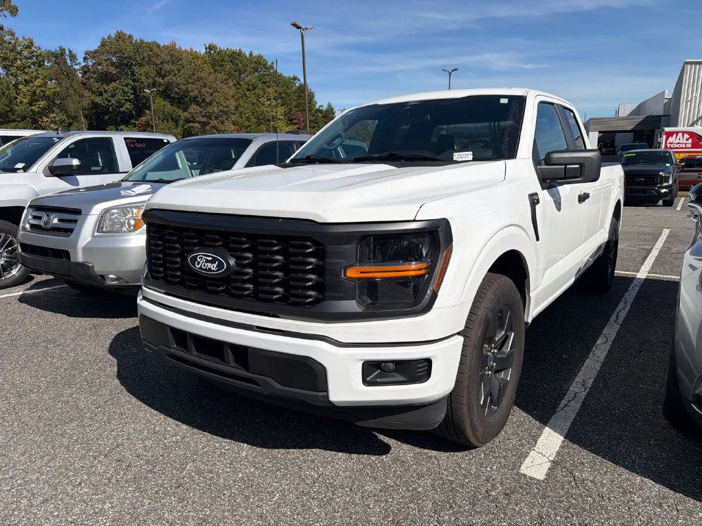 Used 2025 Ford F150 STX w/ Equipment Group 200A RWD image 3