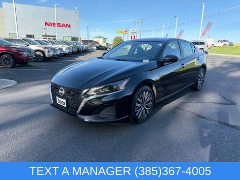 Used 2025 Nissan Altima 2.5 SV AWD/4WD image 8