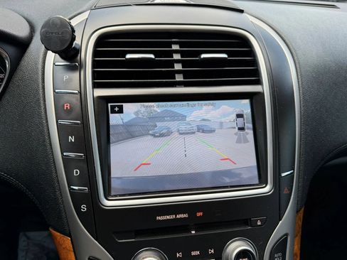 Used 2016 Lincoln MKX Reserve w/ Climate Package FWD image 5