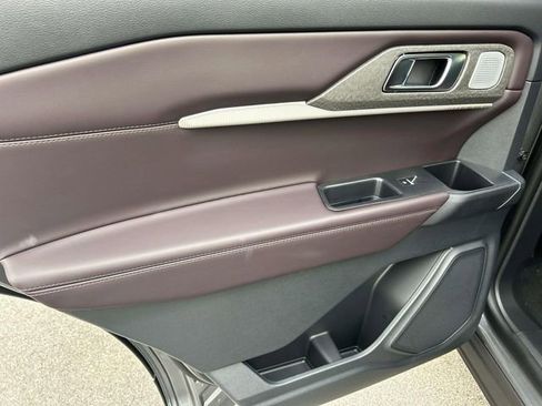 New 2026 Ford Explorer Platinum image 19