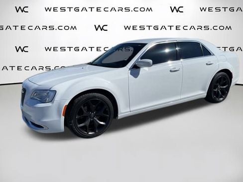 Used 2021 Chrysler 300 Touring image 2