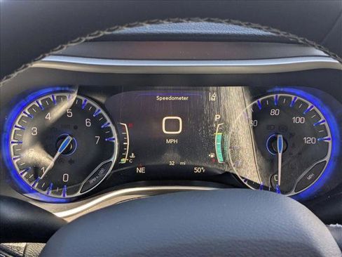 New 2026 Chrysler Pacifica Select image 10