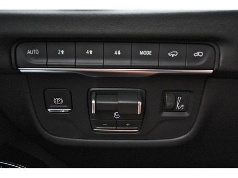 New 2026 Cadillac Escalade Luxury w/ LPO, Radiant Package image 15