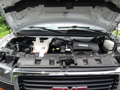 Used 2018 GMC Savana 2500 w/ Driver Convenience Package RWD image 25