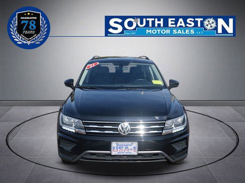 Used 2021 Volkswagen Tiguan SE w/ Panoramic Sunroof Package AWD/4WD image 3