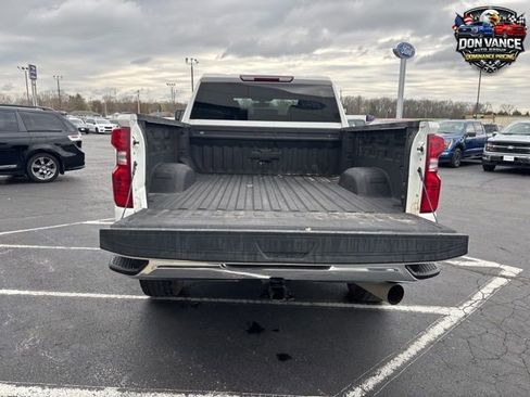 Used 2023 Chevrolet Silverado 2500 LT AWD/4WD image 11