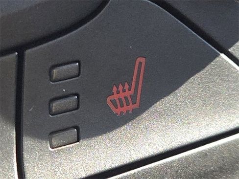 Certified 2018 Ford Escape SE w/ SE Sync 3 Package image 3