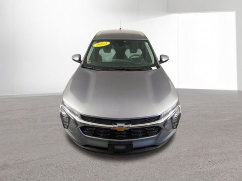 Used 2024 Chevrolet Trax LS w/ LS Convenience Package image 40