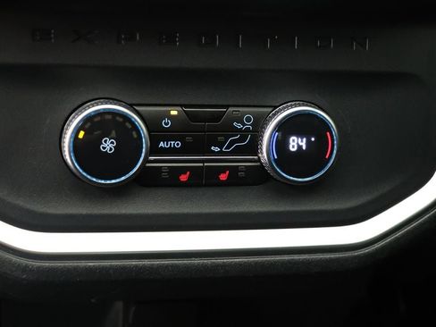 Used 2025 Ford Expedition Platinum w/ Stealth Appearance Package AWD/4WD image 12