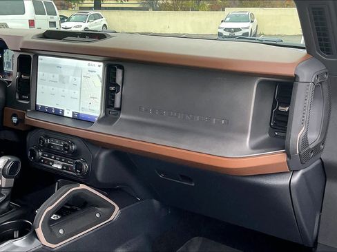 Used 2024 Ford Bronco Outer Banks image 18