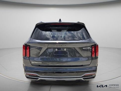 Certified 2023 Kia Sorento SX FWD image 6
