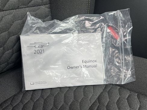 Used 2021 Chevrolet Equinox LT AWD/4WD image 36