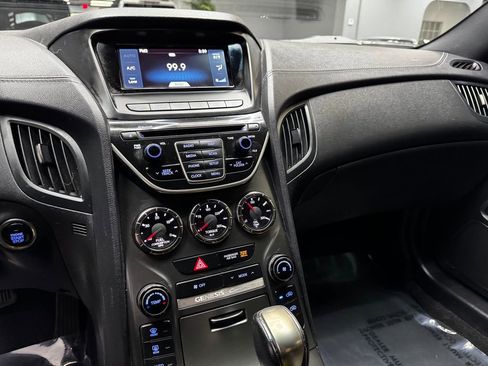 Used 2016 Hyundai Genesis 3.8 image 25