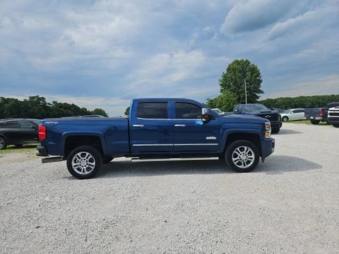 Used 2017 Chevrolet Silverado 2500 High Country w/ Duramax Plus Package AWD/4WD image 5
