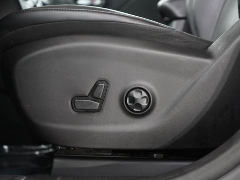 Used 2019 Jeep Cherokee Limited AWD/4WD image 25