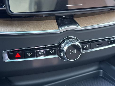 New 2026 Volvo XC60 T8 Plus w/ Protection Package Premier image 23