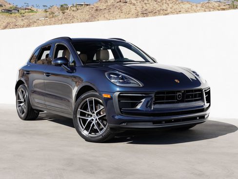 Certified 2023 Porsche Macan S AWD/4WD image 9