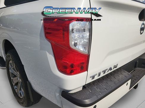 Used 2019 Nissan Titan SL w/ Chrome Package RWD image 30