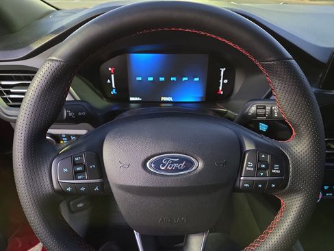 Used 2025 Ford Escape ST-Line image 14
