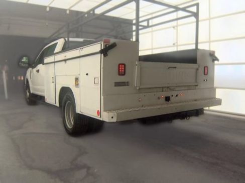 Used 2020 Ford F350 XL w/ Power Equipment Group RWD image 3