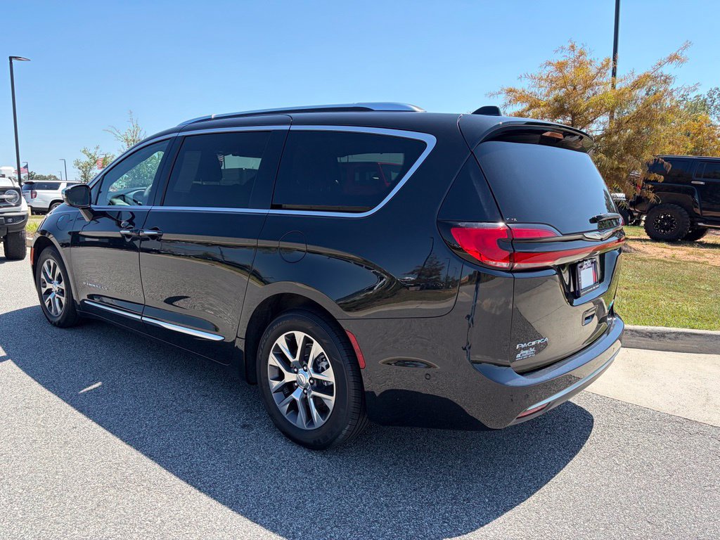 Used 2024 Chrysler Pacifica Pinnacle FWD image 22