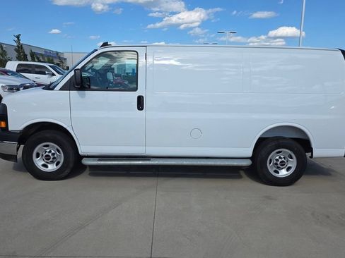 Used 2025 GMC Savana 2500 w/ Driver Convenience Package RWD image 2