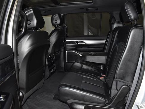 Used 2024 Jeep Wagoneer Series II image 33