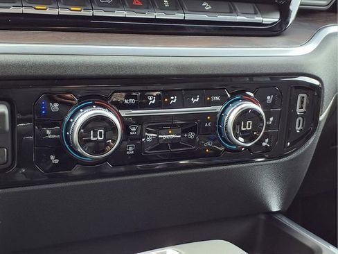 New 2026 GMC Sierra 1500 SLT AWD/4WD image 8