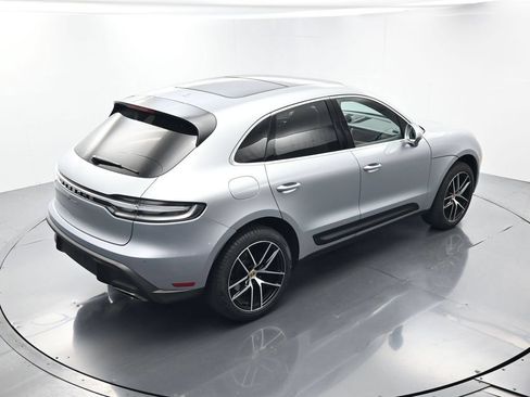 Certified 2025 Porsche Macan AWD/4WD image 40